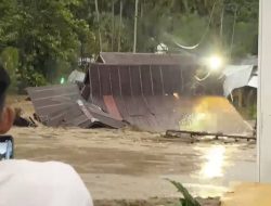 Rumah Warga di Samaturu Kolaka Terseret Sungai Konaweeha