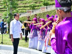 Presiden RI Joko Widodo Disambut Tarian dan Musik Bambu Saat Peresmian Bendungan Ameroro di Konawe