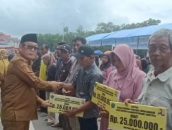 Pj Bupati Konawe Salurkan Bantuan untuk Korban Angin Puting Beliung