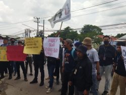 AJI Kendari-IJTI Sultra Gelar Aksi Unjuk Rasa Protes 2 Jurnalis Dipaksa Jadi Saksi