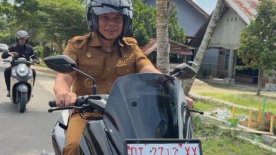 Wujudkan Instruksi Presiden, Bupati Konawe Pilih Naik Motor ke Kantor