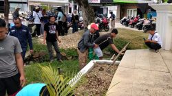 Sambut MTQ Sultra XXXI, DLH Konawe Bersihkan Fasum dan Ruang Terbuka Hijau Kota Unaaha