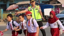 Kapolres Konawe Turun Langsung Atur Lalu Lintas, Pastikan Keselamatan Anak Sekolah dan Masyarakat