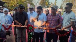 H. Amir Resmikan Lapangan Voli PRI di Tongauna Konawe